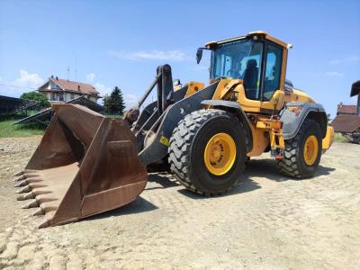 Volvo L120H Photo 1