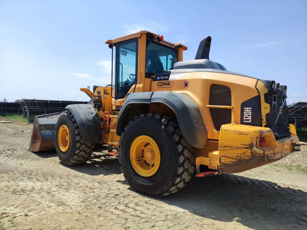 Volvo L120H Photo 2