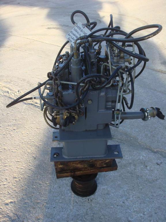 Hydraulic distributor for ZAXIS 210.3  E 240.3 Photo 2
