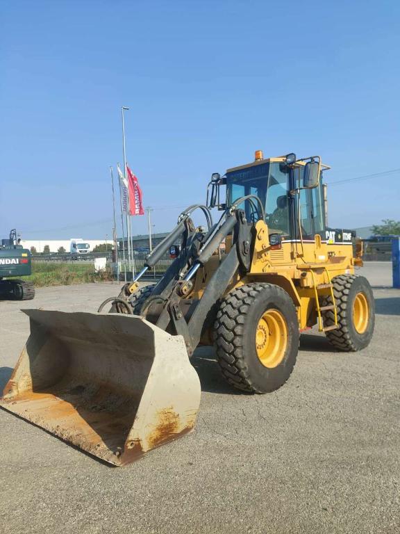 Caterpillar IT24F Photo 6