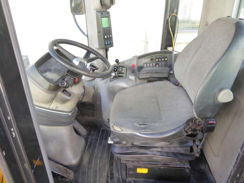 New Holland W130 Photo 19