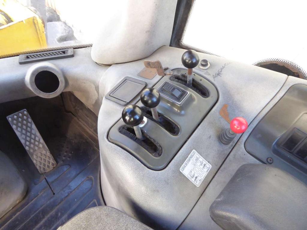 New Holland W130 Photo 21