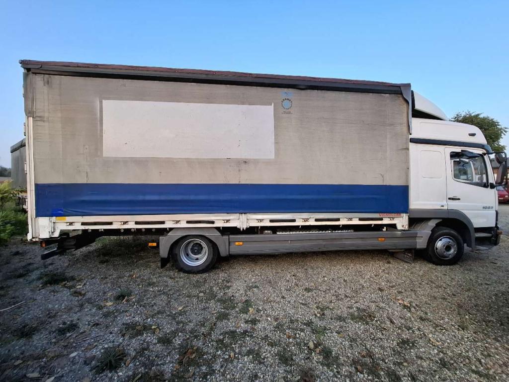 Mercedes-Benz 1023 Photo 4