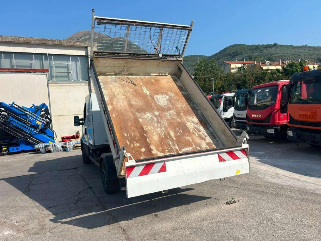 Iveco DAILY 35-120 Photo 16