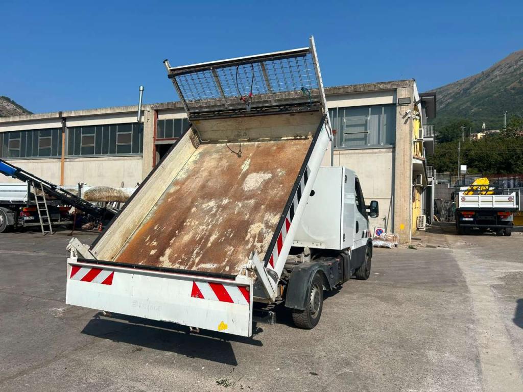 Iveco DAILY 35-120 Photo 20