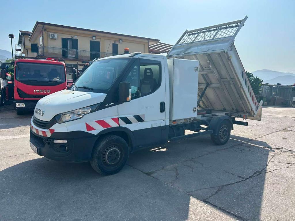Iveco DAILY 35-120 Photo 3