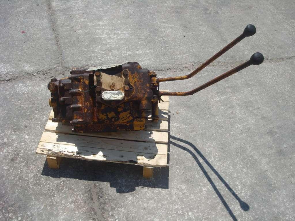 Hydraulic distributor for Fiat Allis FL10B Photo 1