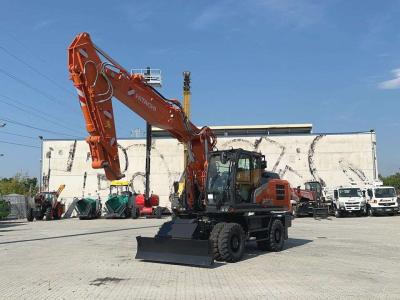 Hitachi ZX220W-7 sold by Massucco T. Srl