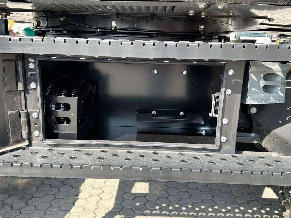 Hitachi ZX220W-7 Photo 11