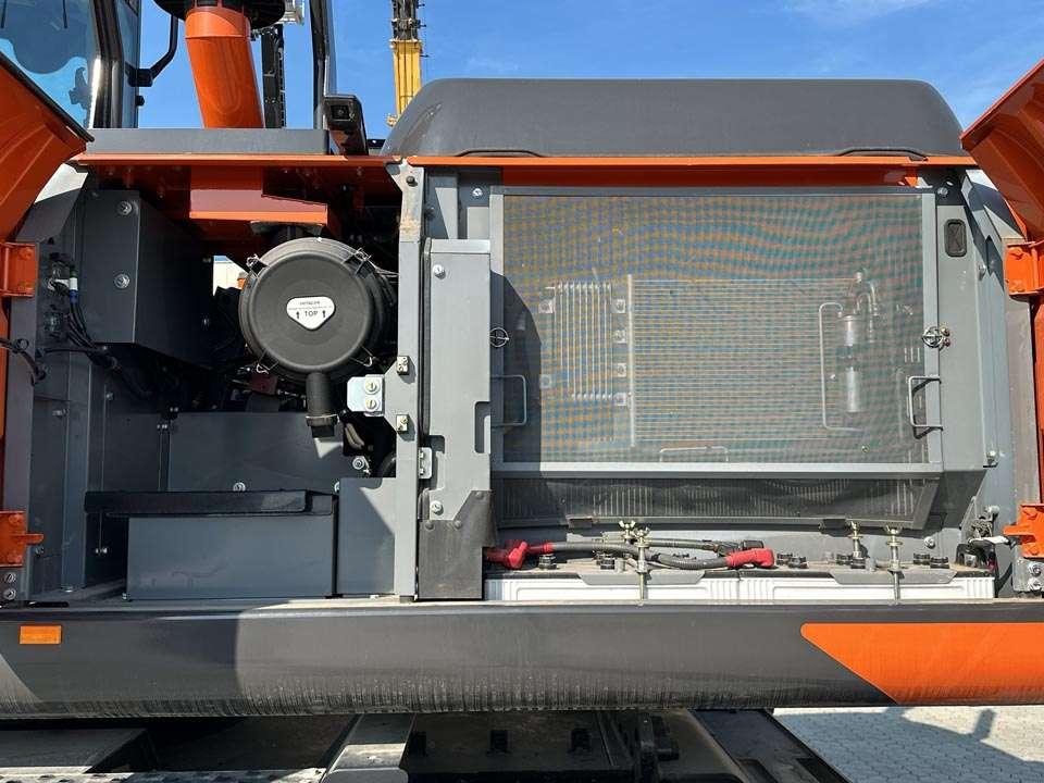 Hitachi ZX220W-7 Photo 13