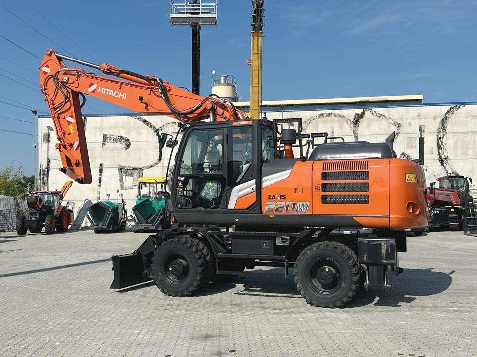 Hitachi ZX220W-7 Photo 3