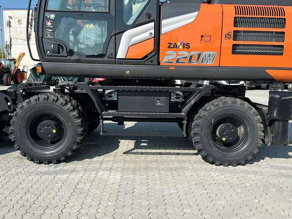Hitachi ZX220W-7 Photo 4