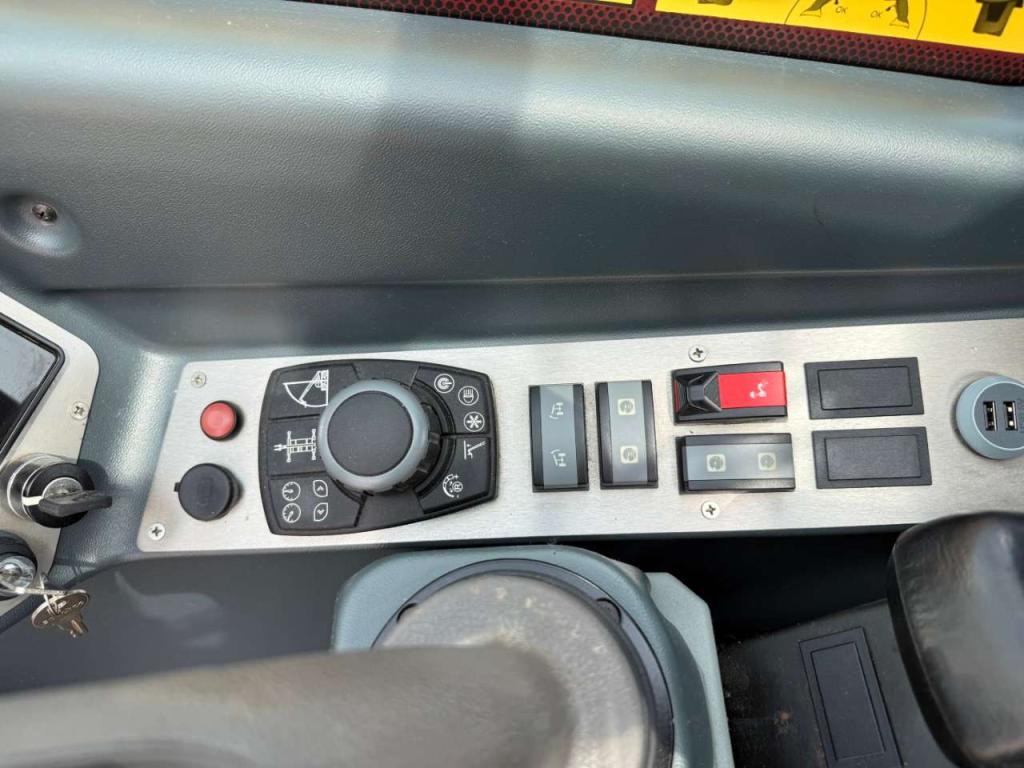 Magni RTH 5.25 SH-D/C Photo 21