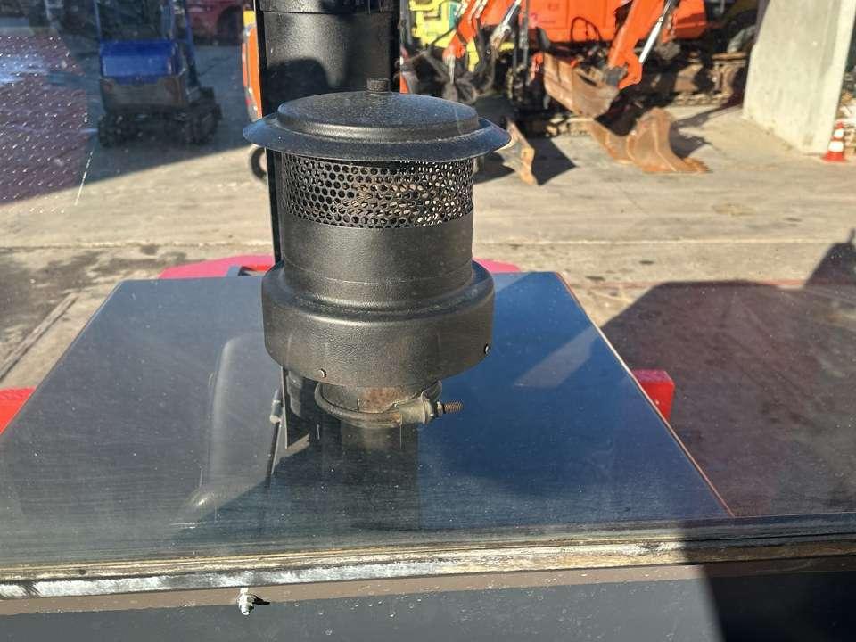 Manitou MB60H 4X2 Photo 12