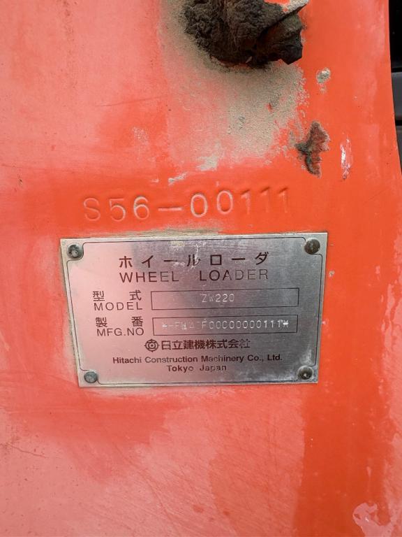 Hitachi ZW220 Photo 12