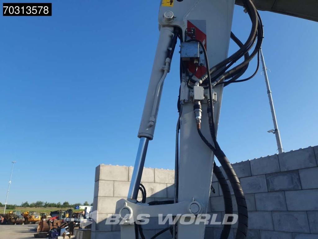 Takeuchi TB295 W Photo 11