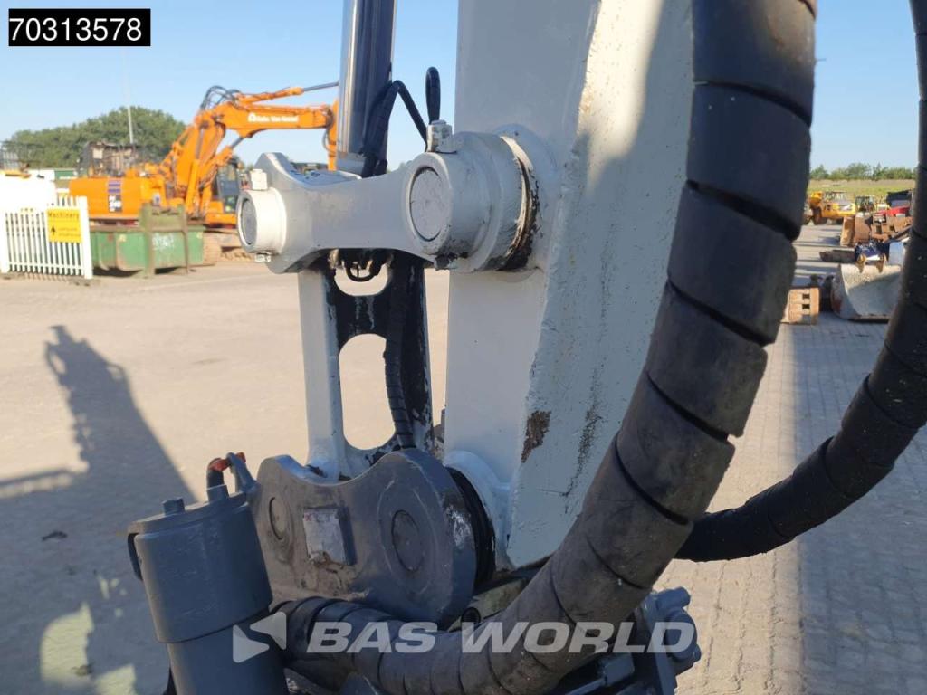 Takeuchi TB295 W Photo 13