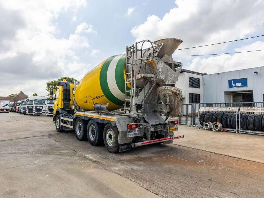 Volvo FM 370 - LIEBHERR 10m3 Photo 3