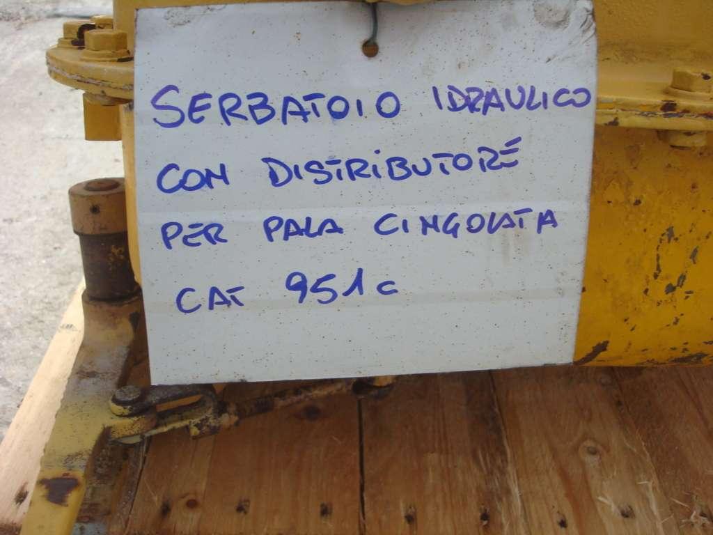 Oil tank for Caterpillar 951C Photo 3