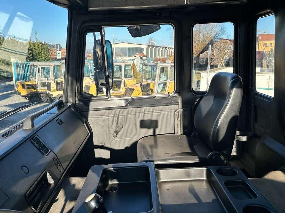 Iveco 260-35 6x4 Photo 13
