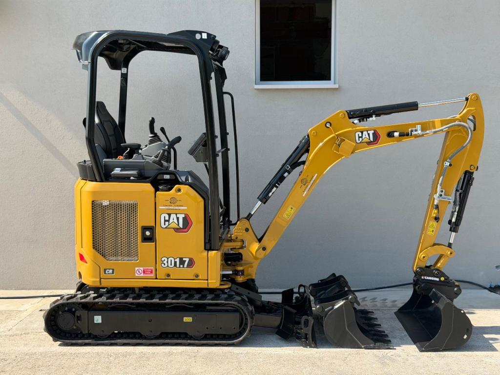 Caterpillar 301.7 Photo 1