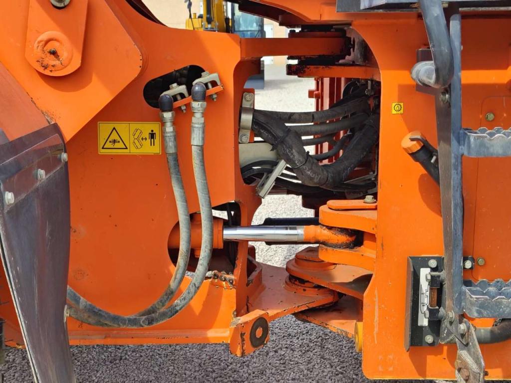 Hitachi ZW 180-6 Photo 10