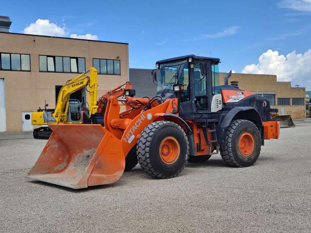 Hitachi ZW 180-6 Photo 2