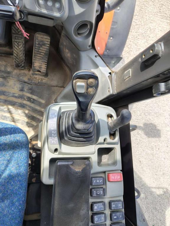 Hitachi ZW 180-6 Photo 22