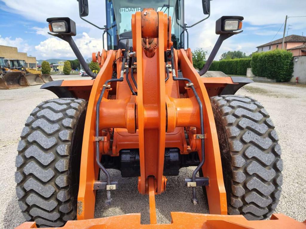 Hitachi ZW 180-6 Photo 9