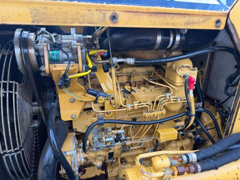 Caterpillar D3G XL GPS Prepared - Ripper valve Photo 25