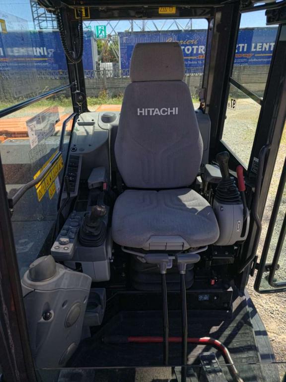 Hitachi Zaxis 85 USB-5, triplice Photo 2
