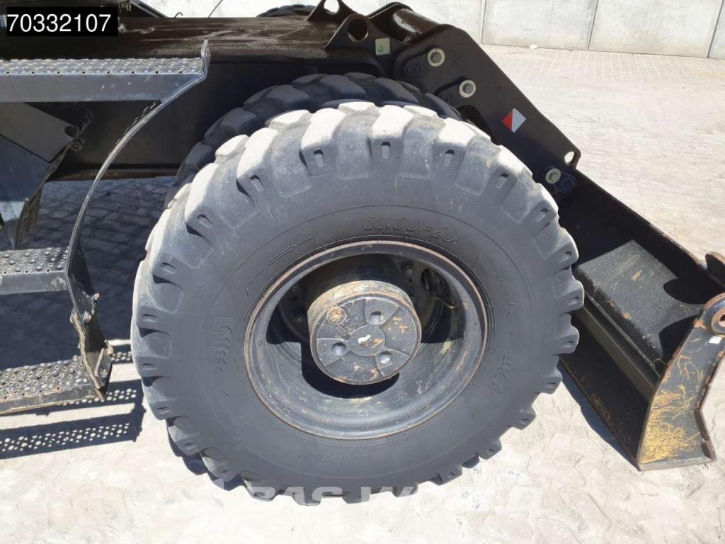 Caterpillar M322 F OUTRIGGERS + BLADE Photo 26