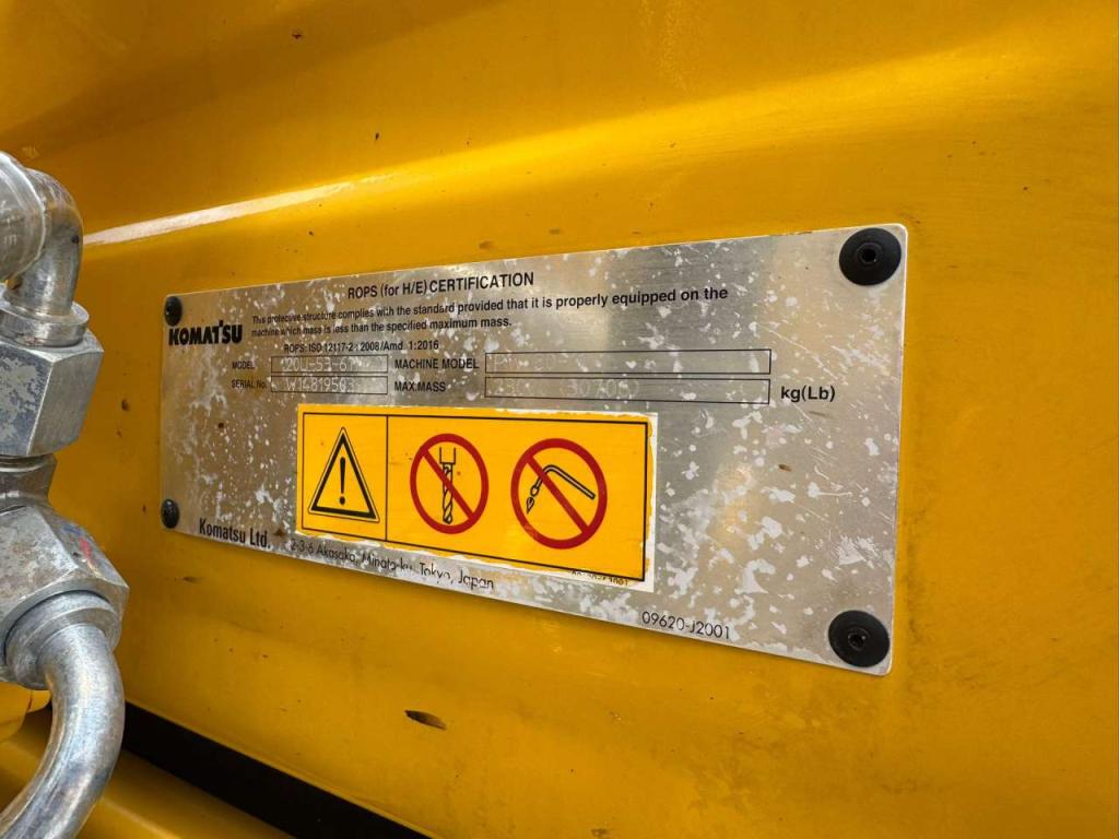 Komatsu PW180-11 Photo 11