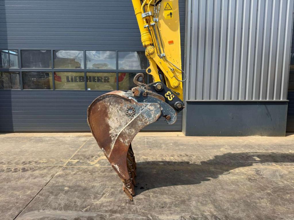 Komatsu PW180-11 Photo 17
