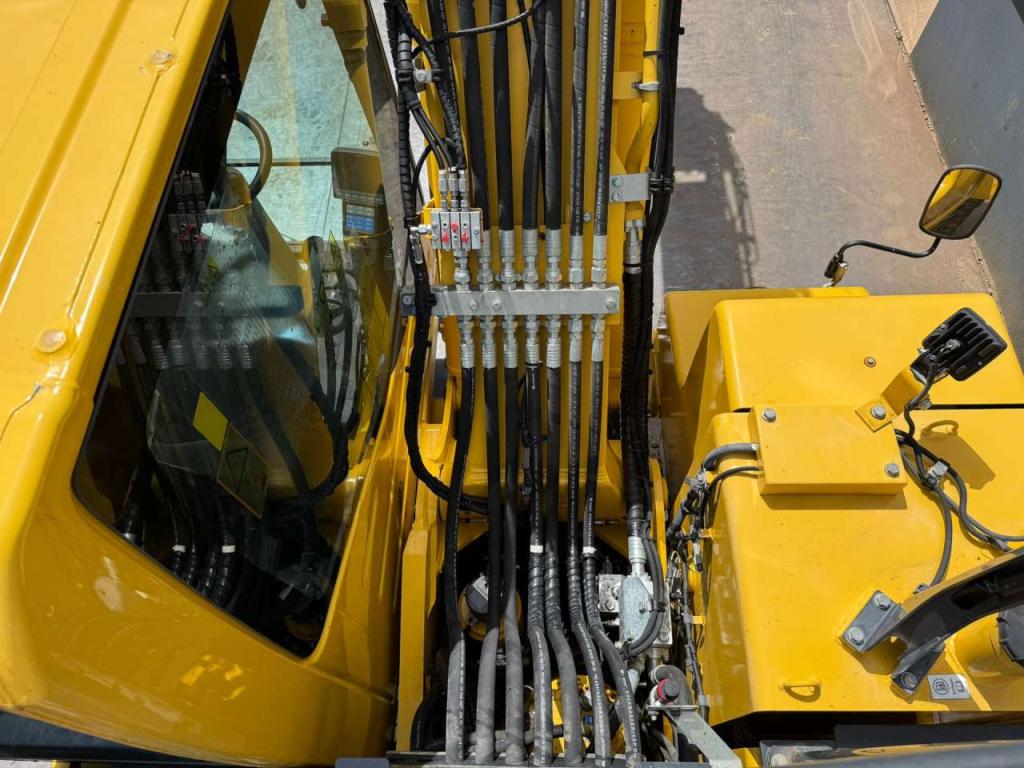 Komatsu PW180-11 Photo 22