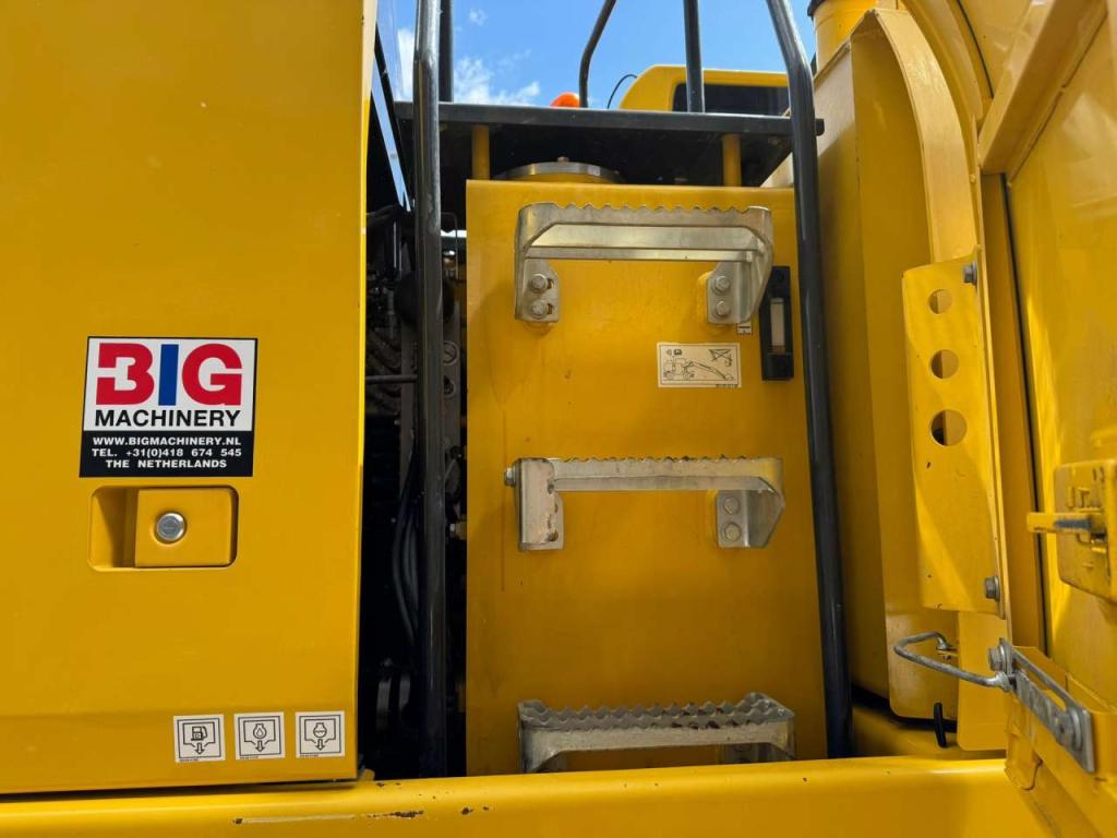 Komatsu PW180-11 Photo 23