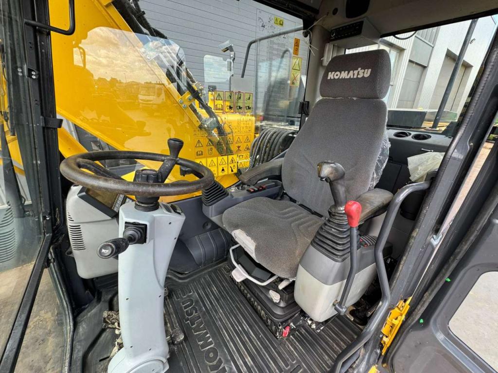 Komatsu PW180-11 Photo 29