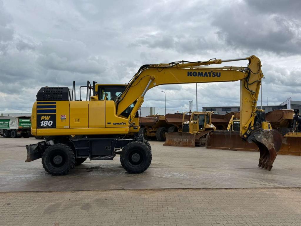 Komatsu PW180-11 Photo 6