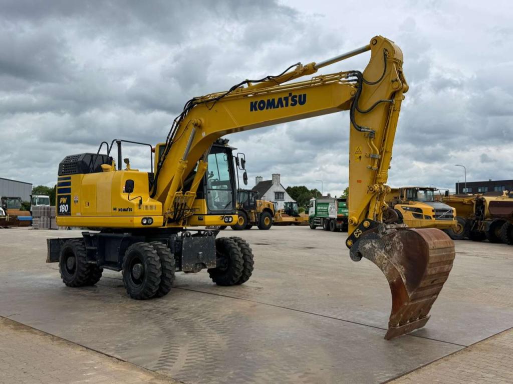 Komatsu PW180-11 Photo 7