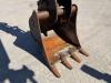 Liebherr A914 Compact Outriggers // Quick Coupler // 5x attachment Photo 18 thumbnail