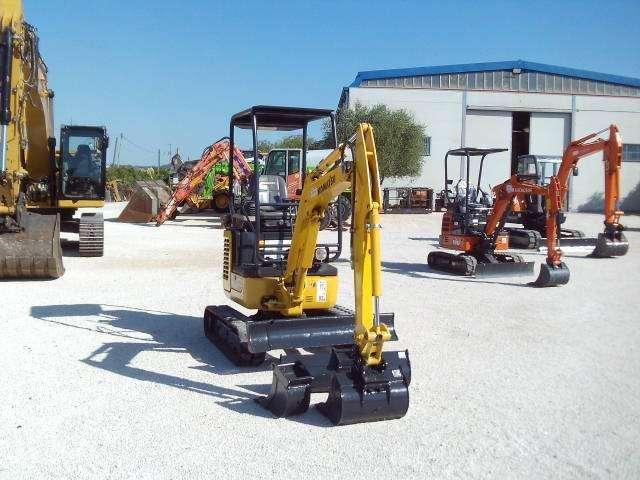 Komatsu PC16R-3HS Photo 6