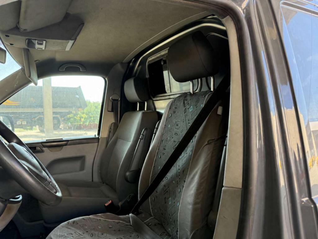 Volkswagen Transporter 4 Motion Photo 7