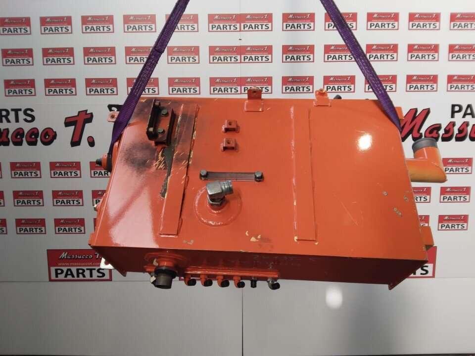 Water tank for Hitachi ZX135-5 Photo 1