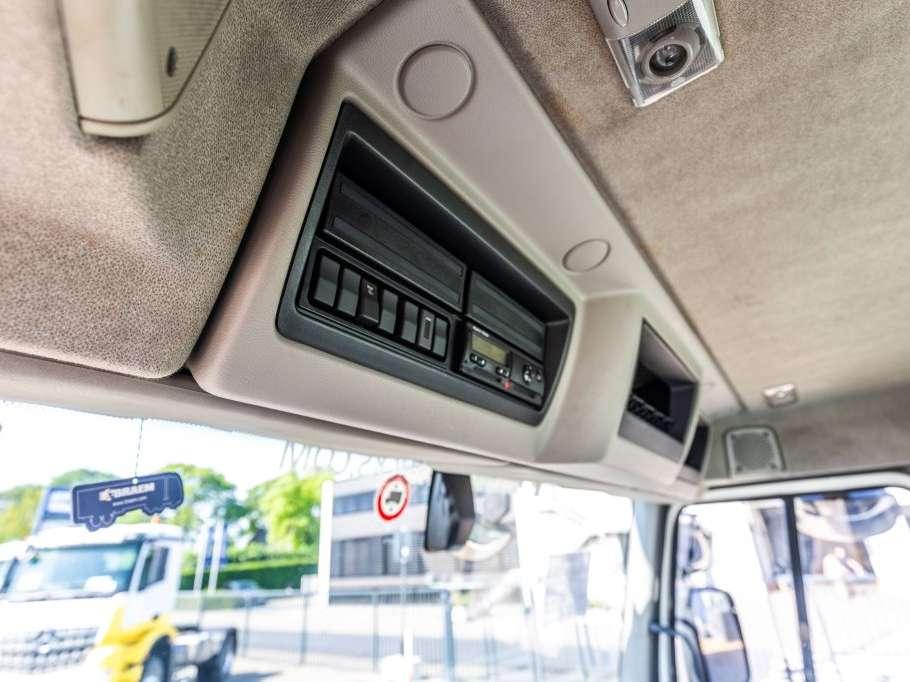 Renault D 320+HAYON BAR 2 T. Photo 17