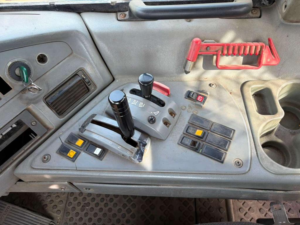 Volvo A25D Photo 18