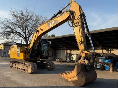 Caterpillar 323FLN sold by Trazzi Macchine Srl