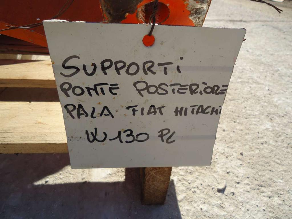 Rear axle support for Fiat Hitachi W130 Photo 2