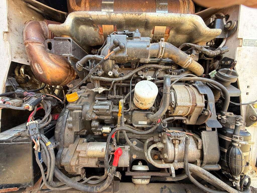Bobcat T770 - Closed Cab / Quick Coupler Photo 24