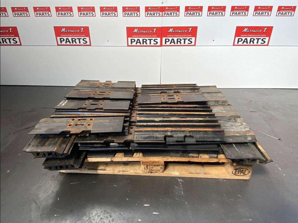 Track pad for Hitachi ZX130-5 / ZX130-6 / ZX135 Photo 1