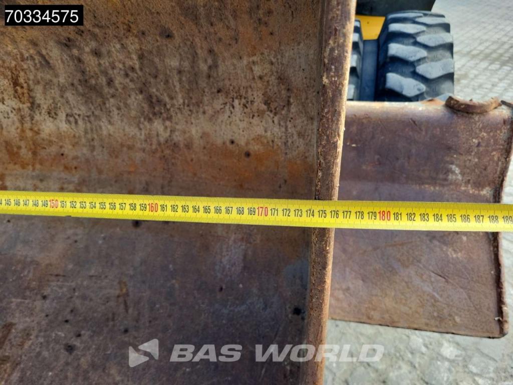 Volvo EW140 D Outriggers + Blade Photo 10